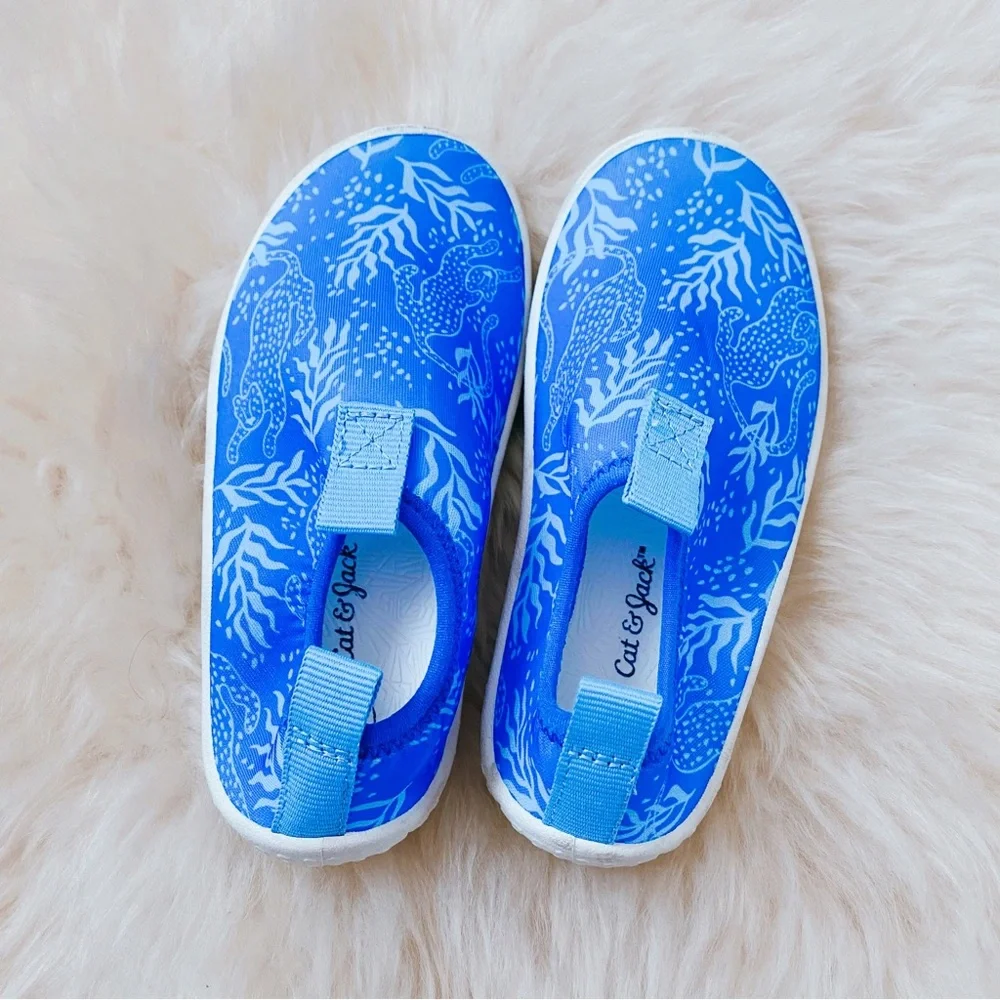 Cat & Jack water shoes, size 8